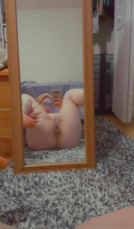 fortheallure model hd picture