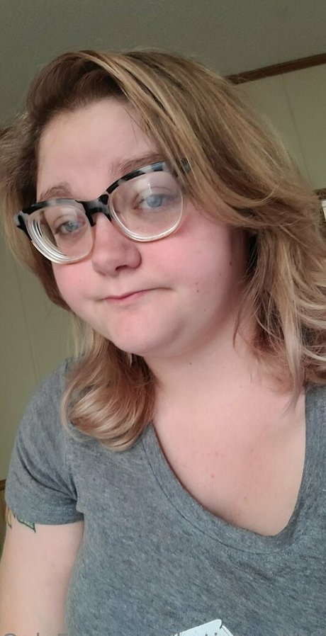 katiebugkitty122 model perfect photos