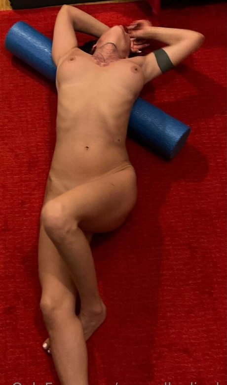 rosszalkodjunk model pretty picture