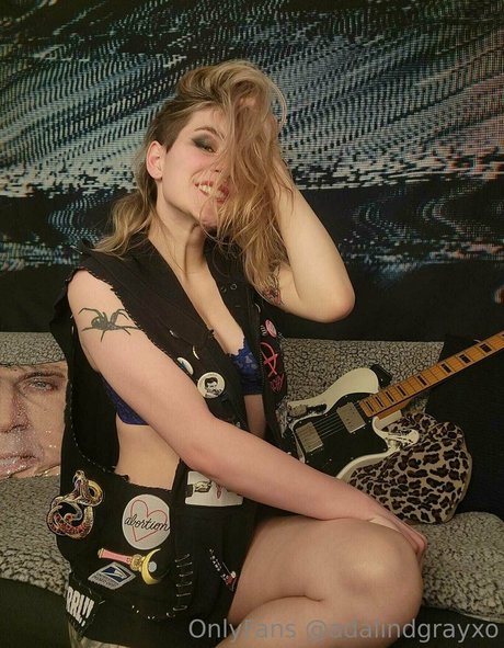 adalindgrayxo nude model picture