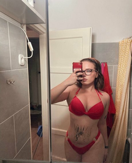 kicsilanyka high quality actress gallery