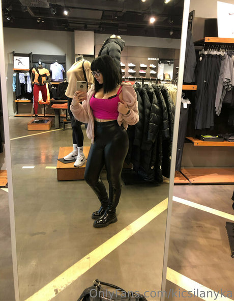 kicsilanyka pornstar pic