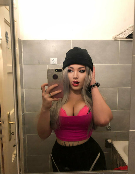 kicsilanyka model art pictures