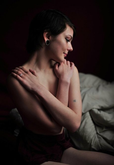 lewdology model photo