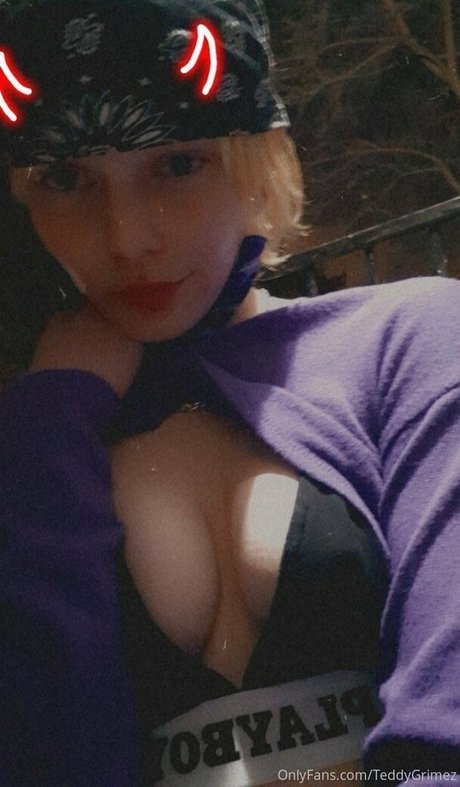 lewdology hot model photo