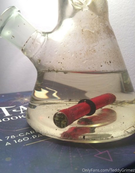 lewdology model photo