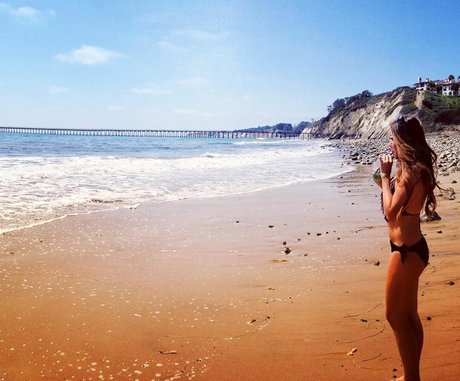 Maria Ho art model galleries