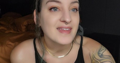 MalAfterMidnight star high quality pics