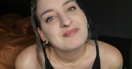 MalAfterMidnight pornstar pretty photo