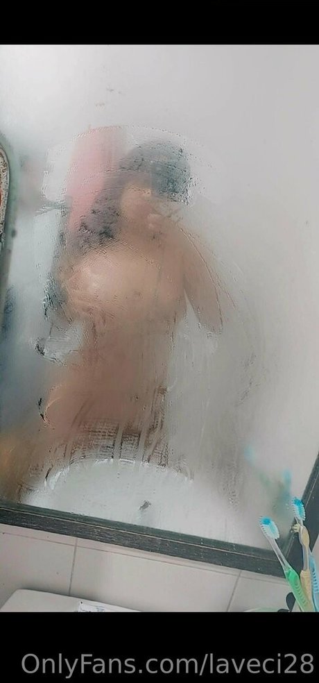 laveci28 star exclusive photo