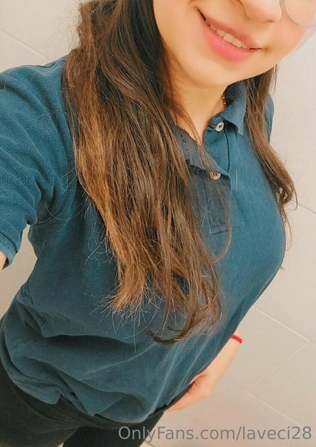 laveci28 hot actress photo