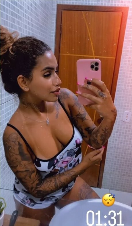 Muito Linda exclusive actress pictures