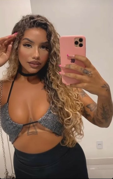 Muito Linda sexy pornstar photo