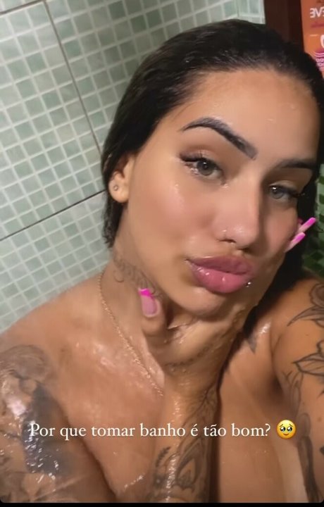 Muito Linda model naked images