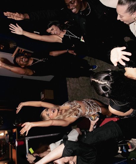 Sabrina Carpenter pornstar high quality pictures