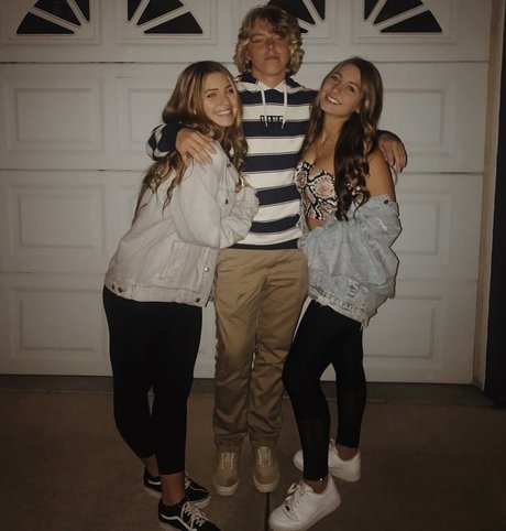 Payton Turbow pretty model picture