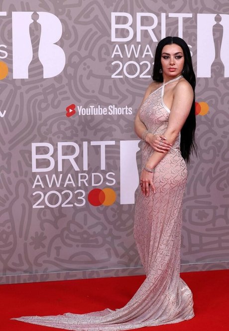 Charli XCX hd star images