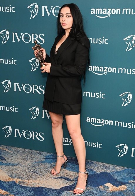 Charli XCX perfect model galleries