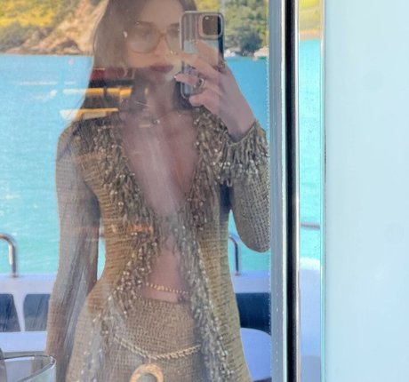 Dua Lipa model perfect img