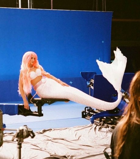 Dua Lipa nudes pornstar img