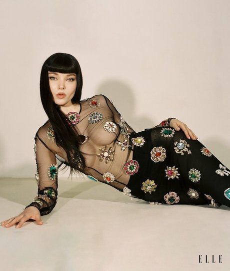 Dove Cameron Profile pic