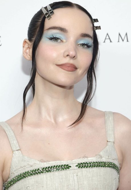 Dove Cameron star hot picture