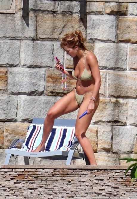 Rita Ora model beautiful pictures