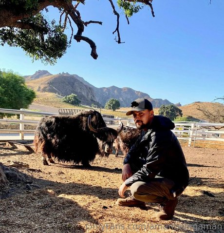 amanbeingaman model free pic