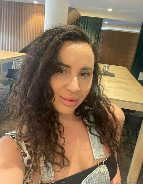 juliana insanely h0rny adult model img