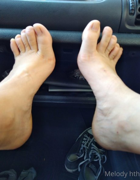 hotterthanhellxx model erotic pic