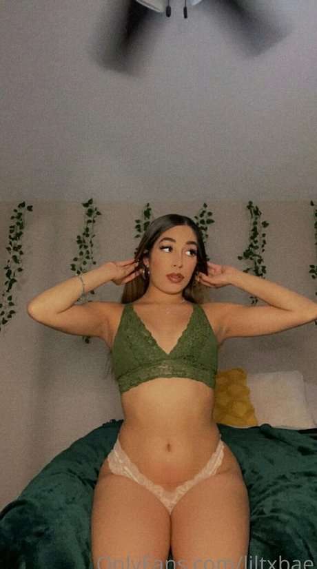 liltxbae naked actress photos