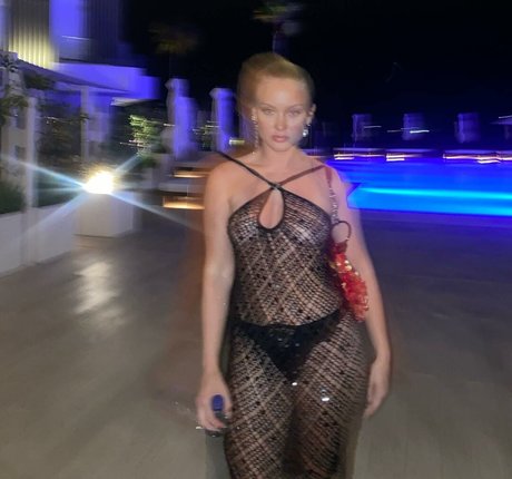 Zara Larsson free star img