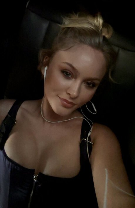 Zara Larsson star erotic galleries