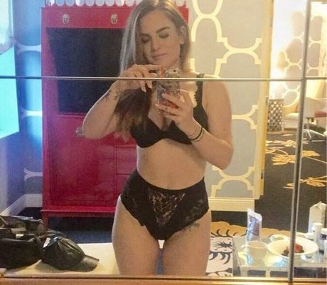 Joanna Jojo Levesque exclusive star photos