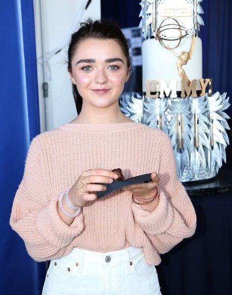 Maisie Williams pornstar free pic