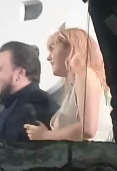 Maisie Williams star hot image