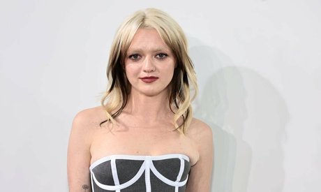 Maisie Williams hd actress gallery