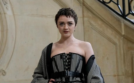 Maisie Williams best model gallery