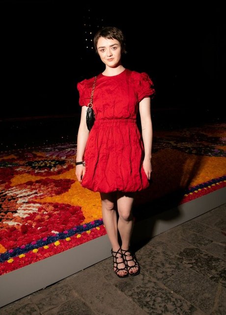 Maisie Williams star beautiful photo