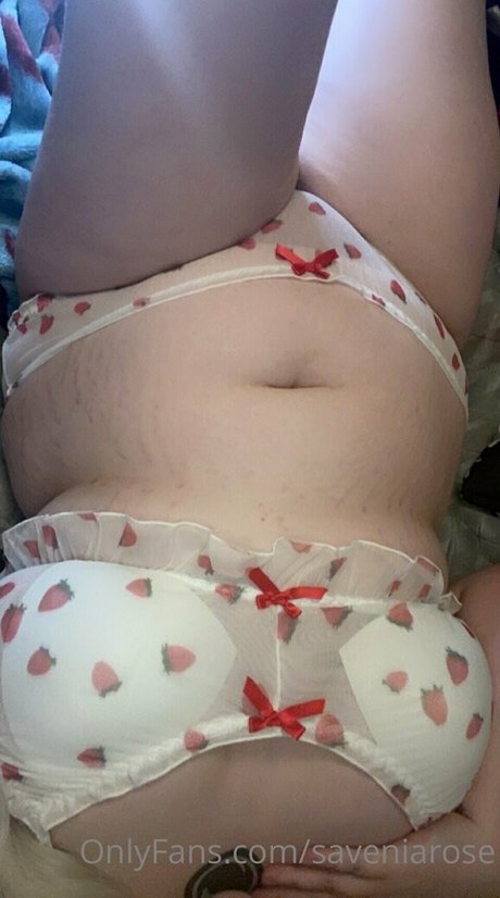 saveniarose pretty model picture