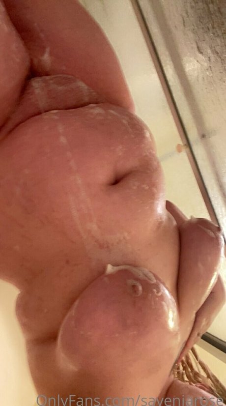 saveniarose nudes star image