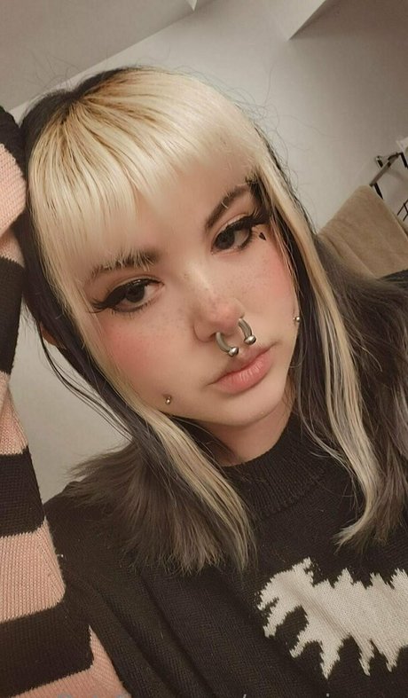 saveniarose star top picture