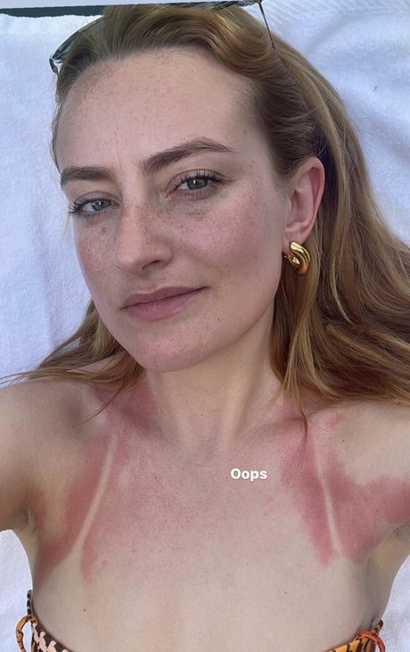 Amelia Dimoldenberg exclusive star pic