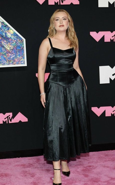 Amelia Dimoldenberg pornstar beautiful images