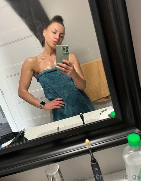 nikole gy pretty star image