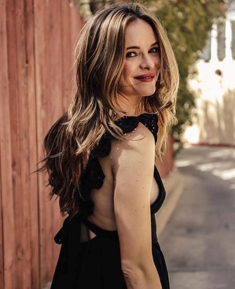 Danielle Panabaker model high quality img