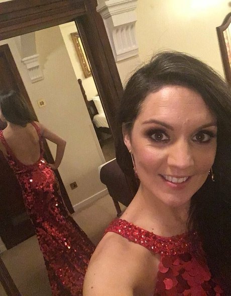 Laura Tobin model pic