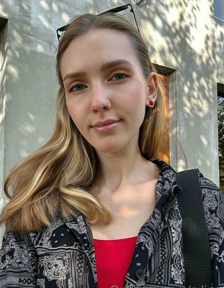 e lina sex actress pics