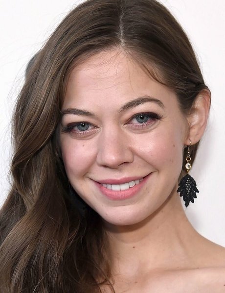 Analeigh Tipton star free images