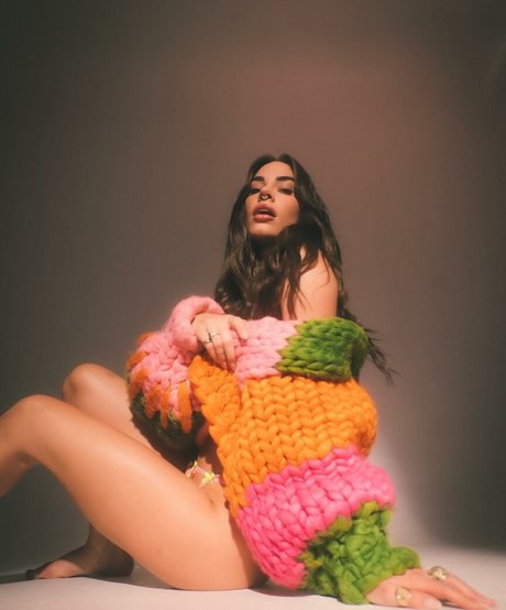 Christa Brittany Allen model hot pics